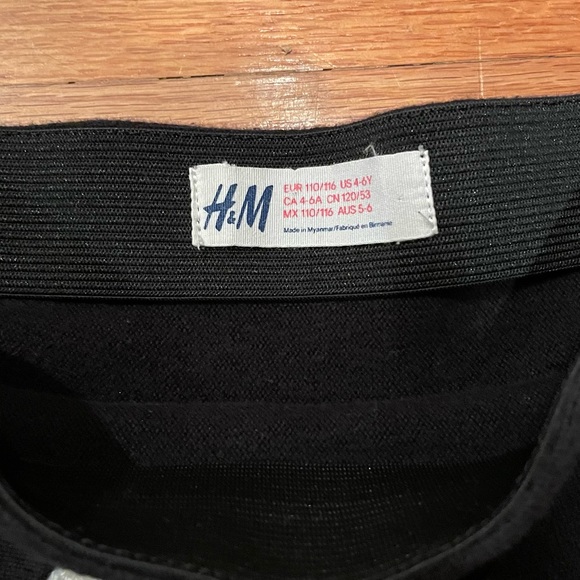 H&M Black Skirt with hearts - Girl’s - Picture 3 of 3
